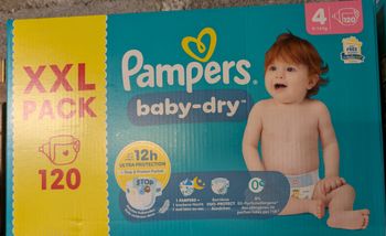 Couches Pampers taille 4