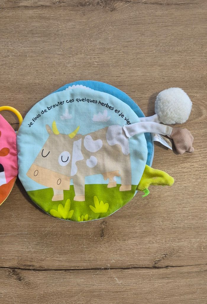 Livre d'éveil en tissus Qui veut jouer avec moi ? - photo numéro 9