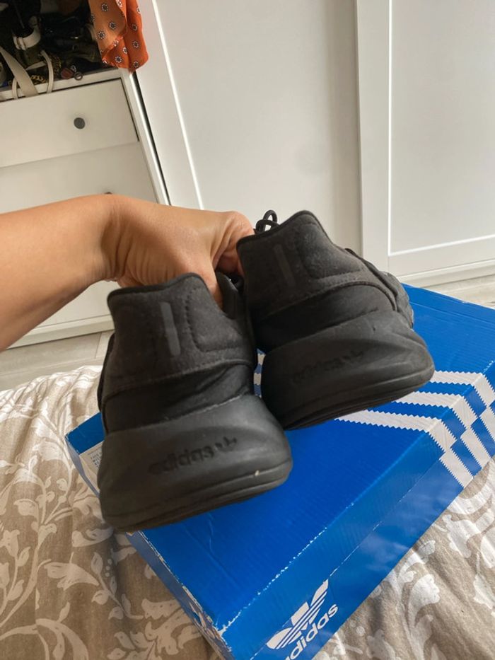Basket adidas taille 41,5 - photo numéro 4