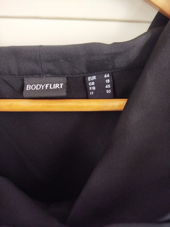 Haut noir en viscose - photo numéro 2
