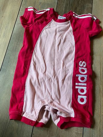 Combinaison adidas shirt 6 mois rose