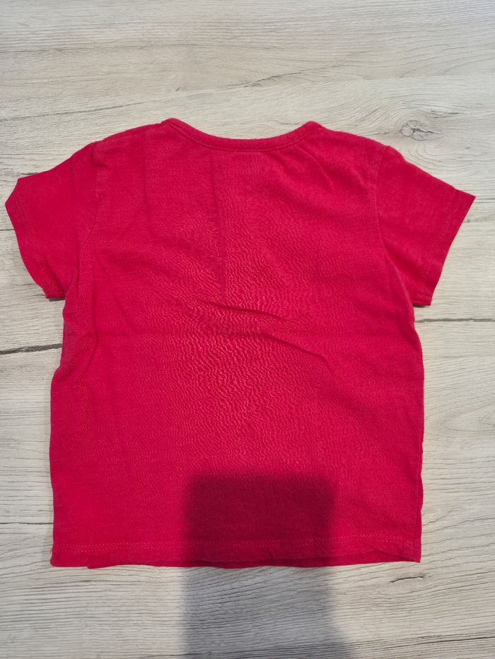 Tee-shirt manches courtes rouge avec boutons en bois, Kiabi, 18 mois - photo numéro 2