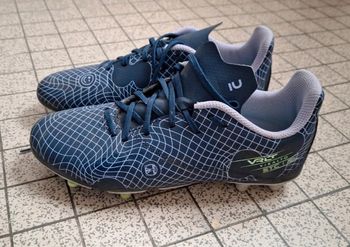 Chaussure de foot taille 37
