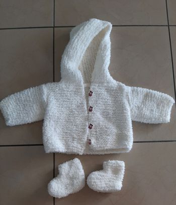 Ensemble Gilet épais + chaussons fille 3 mois