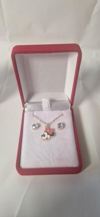 Coffret boucles d'oreilles et collier minnie