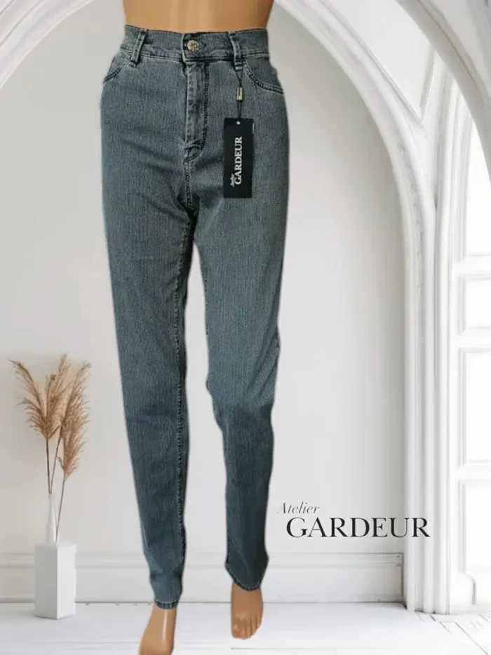 Jean marque allemande Atelier Gardeur ,slim fit ,taille haute ,stretch