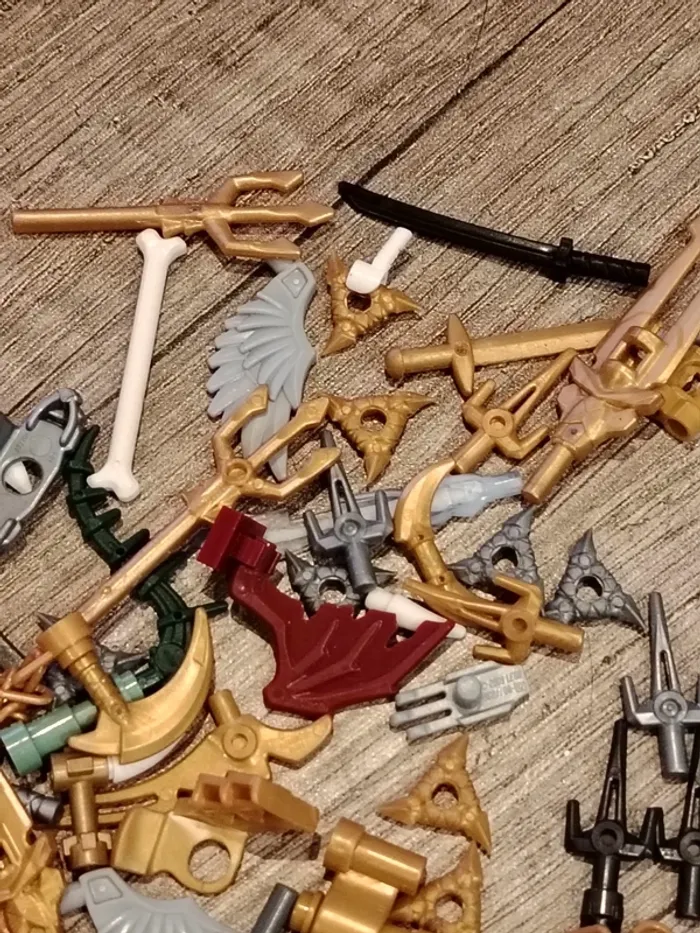 Lot vrac lego chima figurines armes drapeaux - photo numéro 2