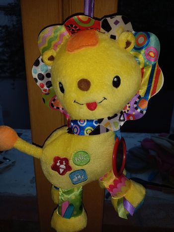 Lion vtech qui chante et peut s'accrocher