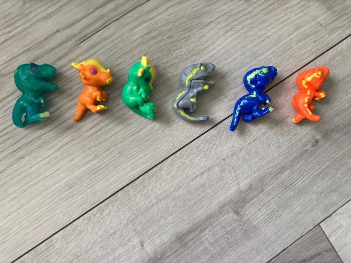 Lot de 6 jouets jurassic world