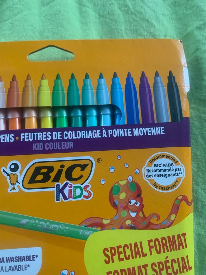 Boîte de 18 feutres