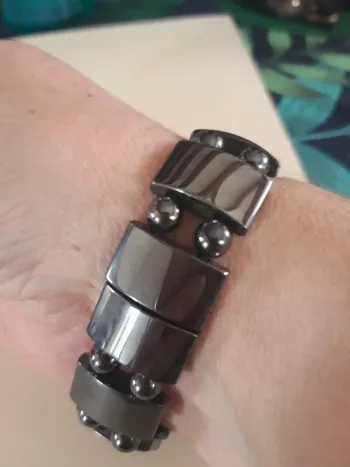 Joli bracelet élastique noir