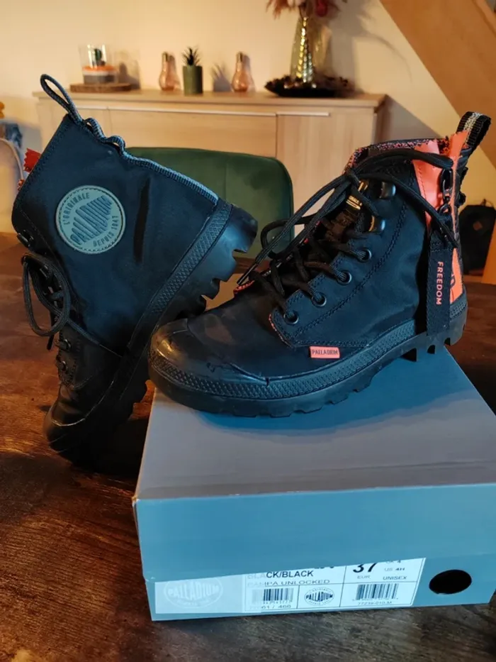 Palladium noir et orange