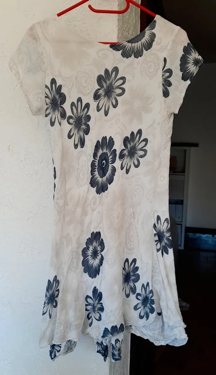 Robe à fleurs 🌸 - photo numéro 2