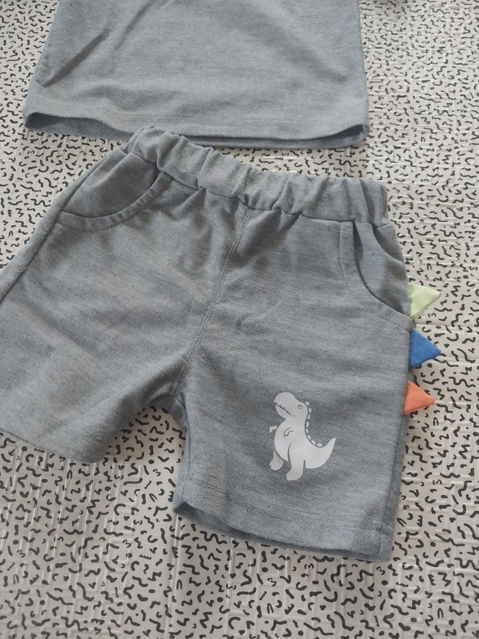 Petit ensemble bébé 2 pièces gris dinosaure 9-12 mois - photo numéro 2