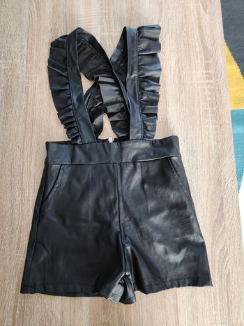 Short noir