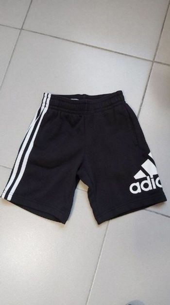 Short Adidas 7/8 ans