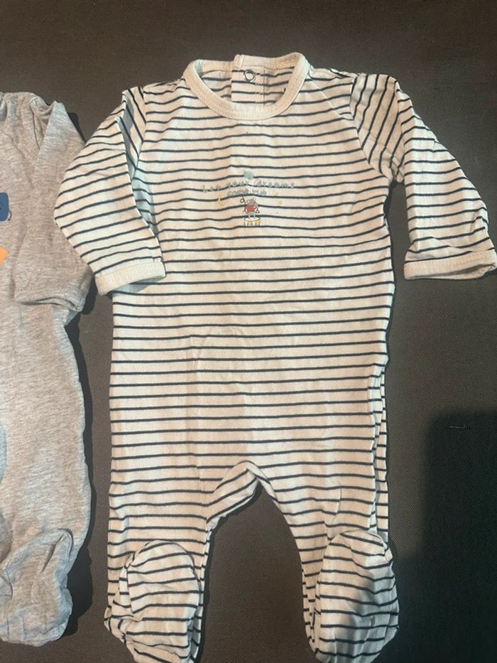 Lot 11 vêtements bébé garçon + 2 offerts - photo numéro 12