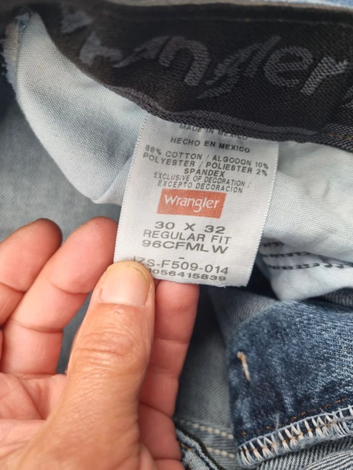 Jean Wrangler bleu Taille 30x32 (mesures en photos) - photo numéro 7