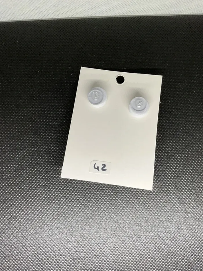 Boucles d’oreilles n°42 neuve - photo numéro 2