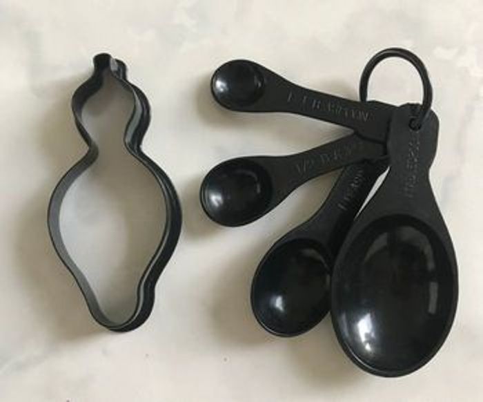 Cuillères doseuses et emporte pièce barbapapa