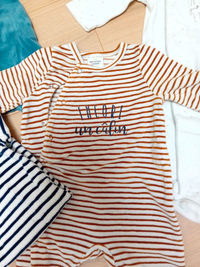 Lot de pyjamas - photo numéro 2