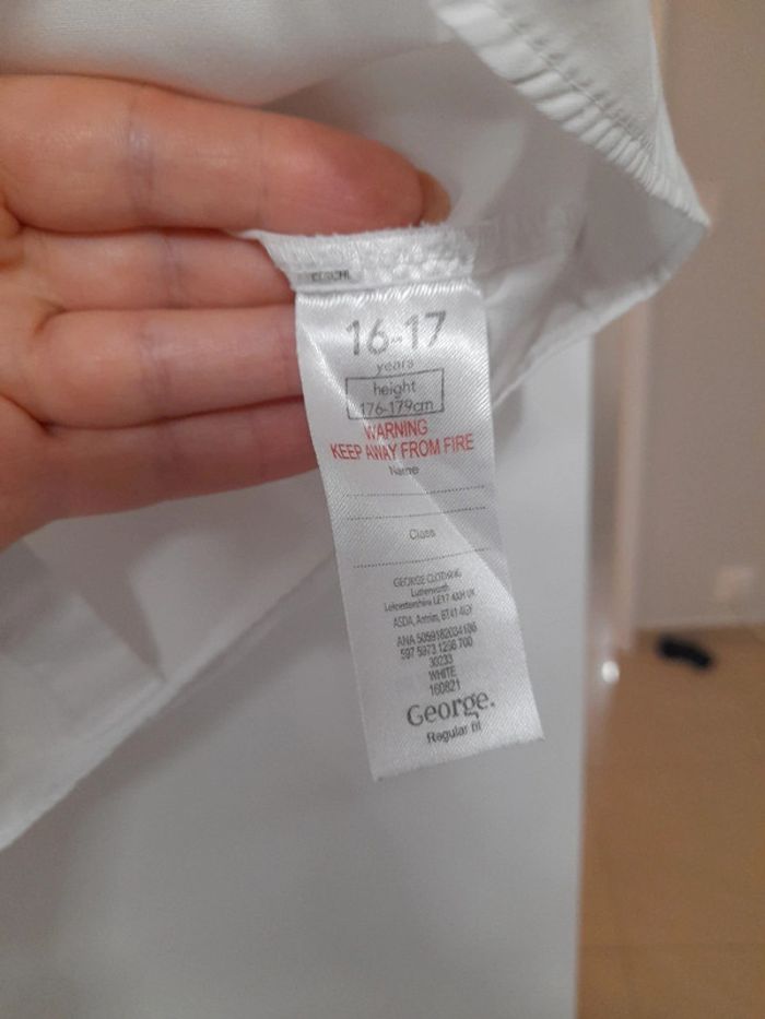 Chemise blanche 16 ans - photo numéro 2