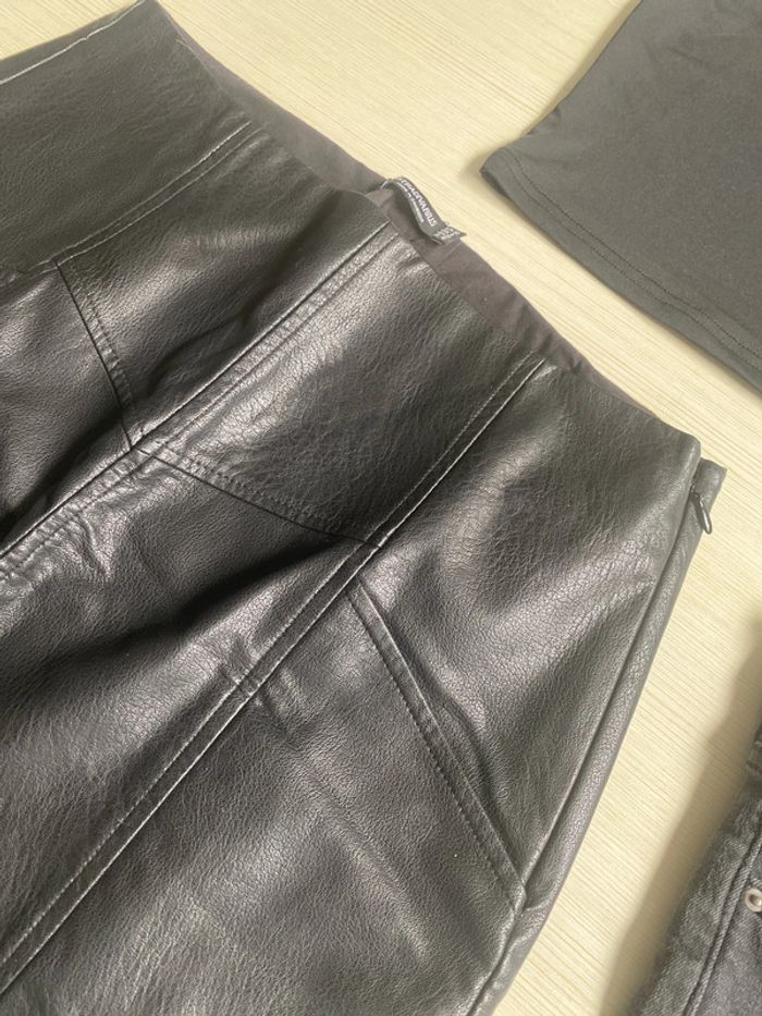 Jupe cuir stradivarius short et haut - photo numéro 3
