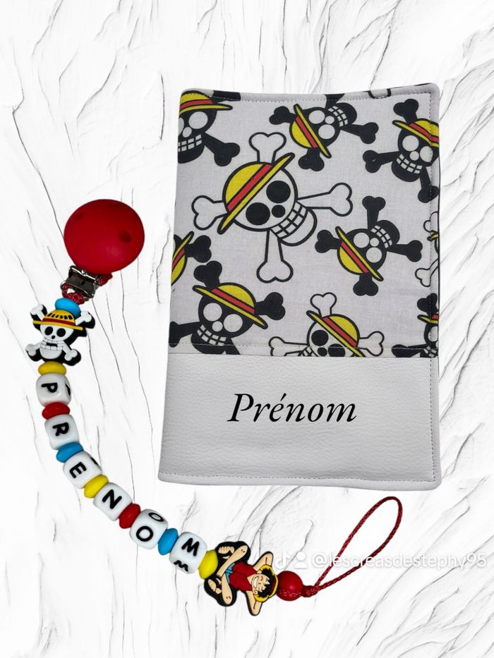 Protège carnet de santé et  attache tétine one piece