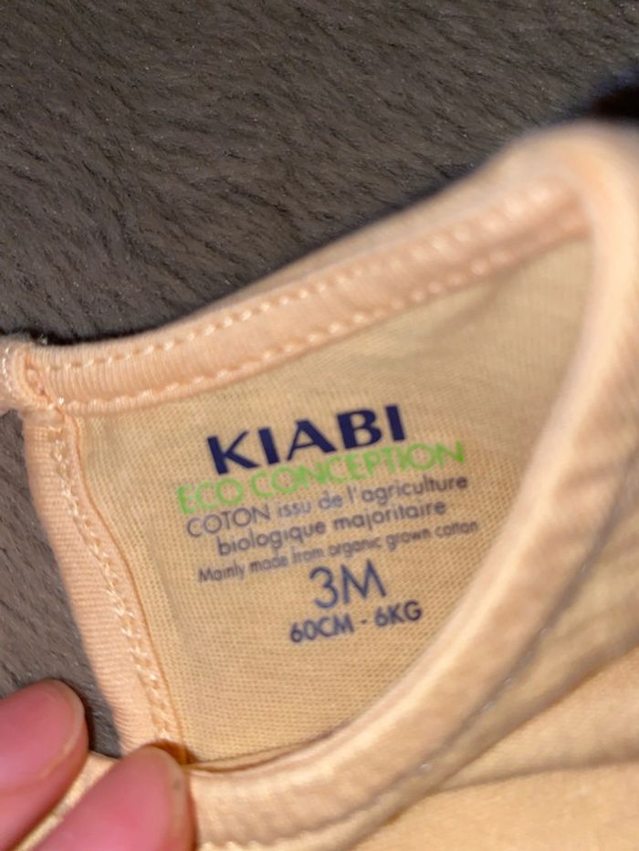 🌸haut mc abricot 3 mois kiabi - photo numéro 2
