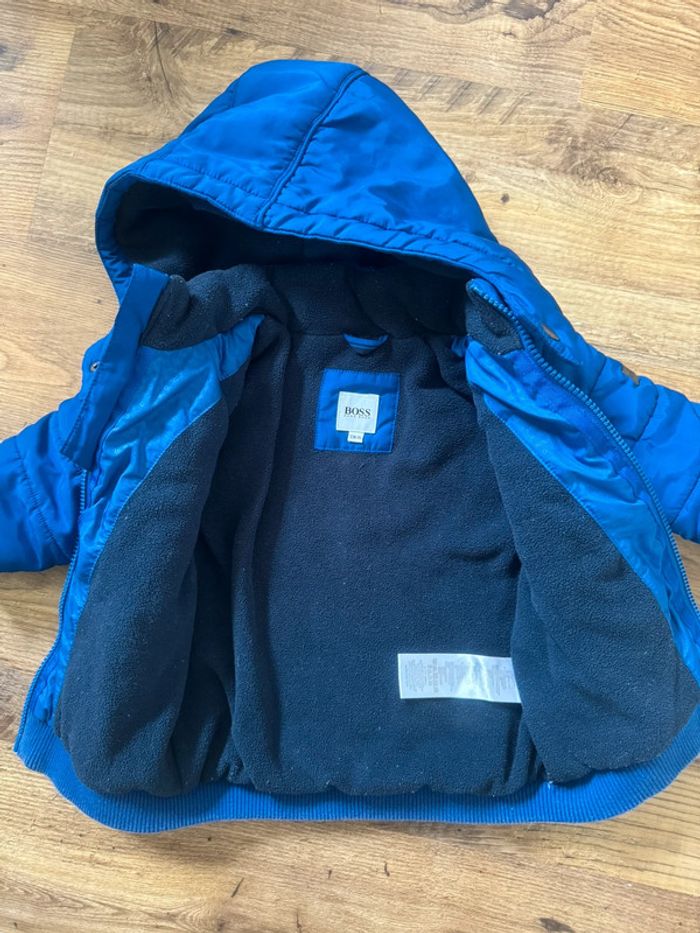 Doudoune Hugo boss taille 12 mois. - photo numéro 2