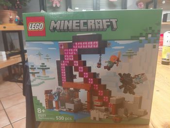 Lego minecraft 21277 mine en forme pioche