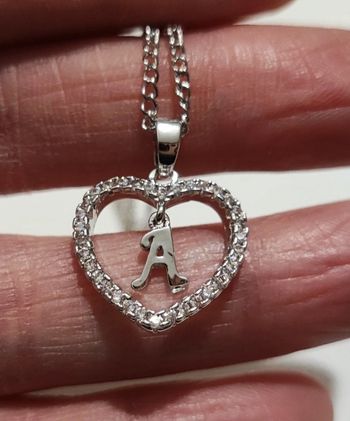 Collier forme coeur avec lettre A - neuf