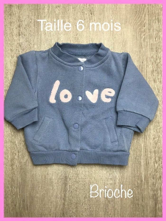 Veste sweat bleu et inscription love - taille 6 mois