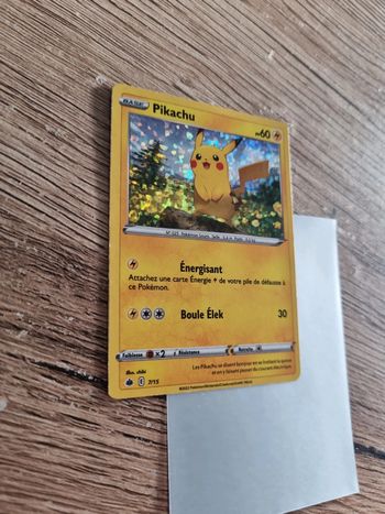 Carte pokémon pikachu holo 7/15 fr année 2022