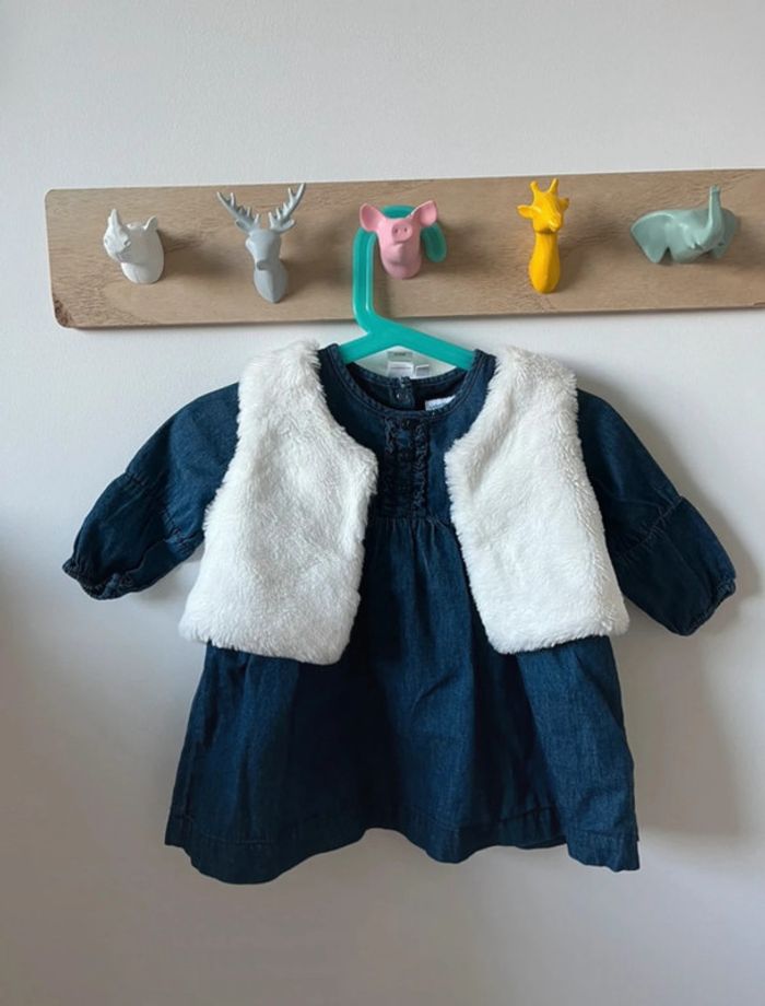 Robe en jean et gilet moumoute 🧸