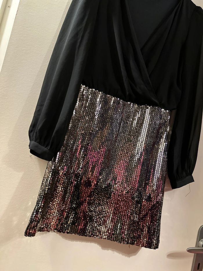 Robe de soirée décolletée - photo numéro 4