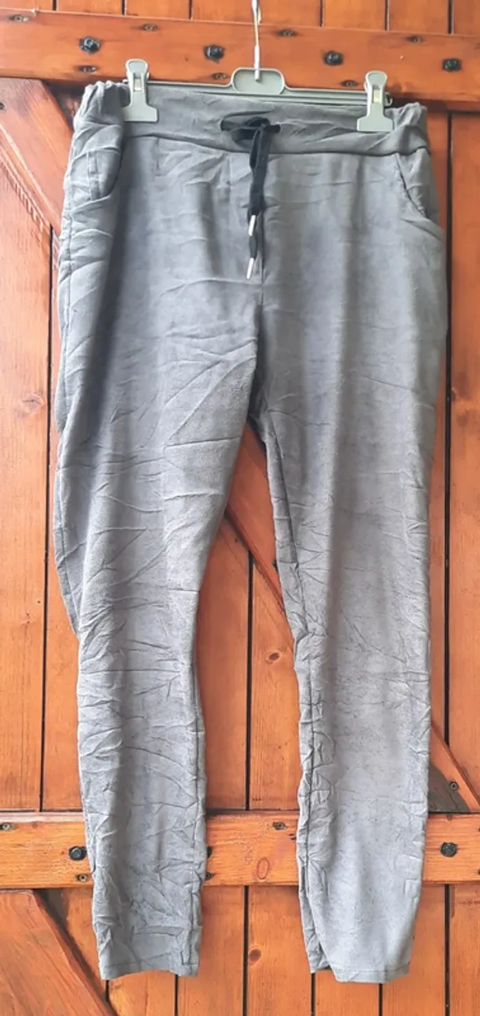 Pantalon gris en suédine, femme, taille 40 - photo numéro 3