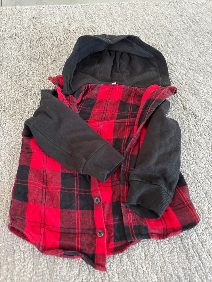Chemise garcons a capuche taille 98