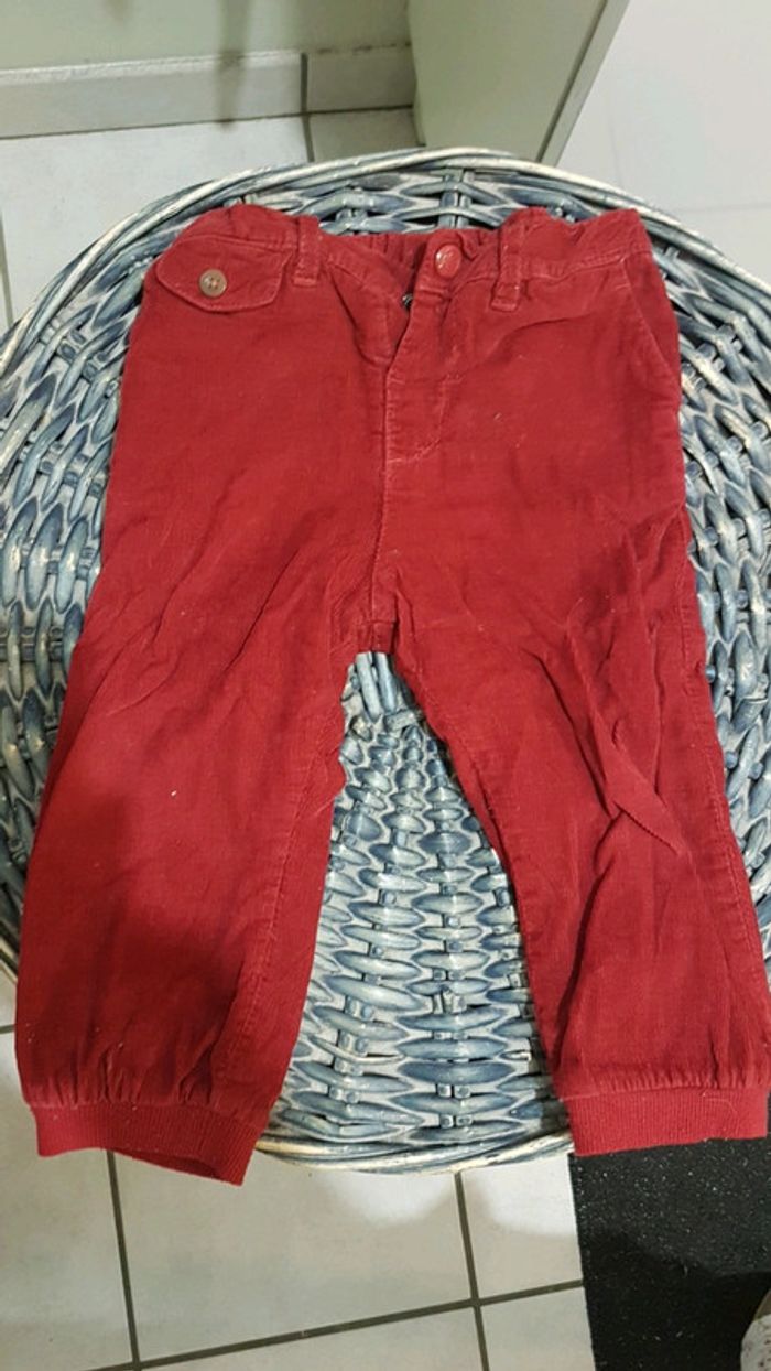 Pantalon en velours bordeaux 18 mois
