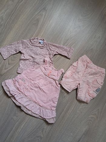 Lot 3 vêtements fille 50 cm Naissance 
