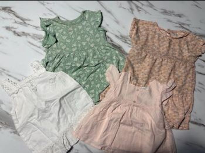 Lot de 4 robes bébé