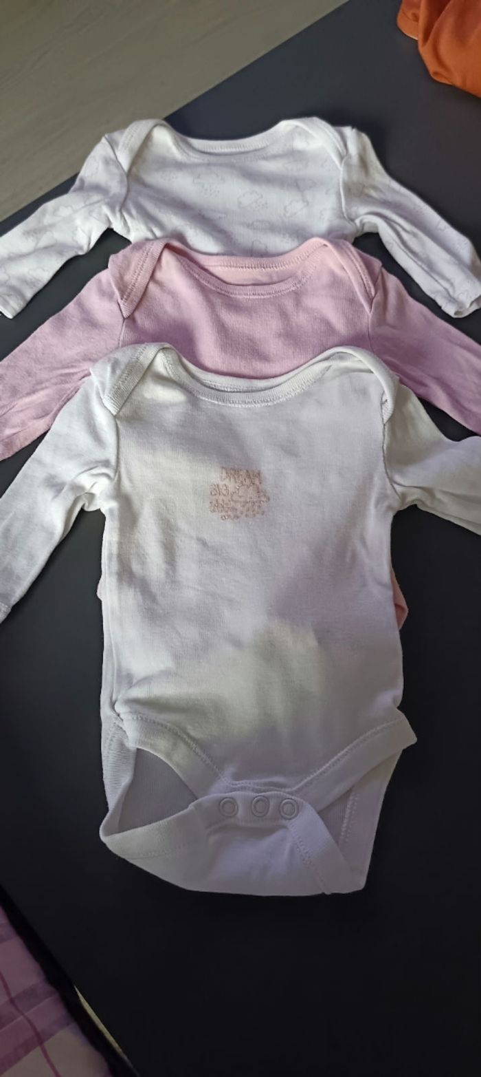 Lot body 1 mois - photo numéro 2