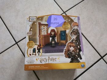 Figurine harry potter / Hermione et sa maison
