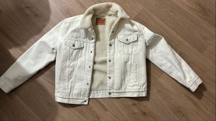 Veste en jean et moumoute - photo numéro 2