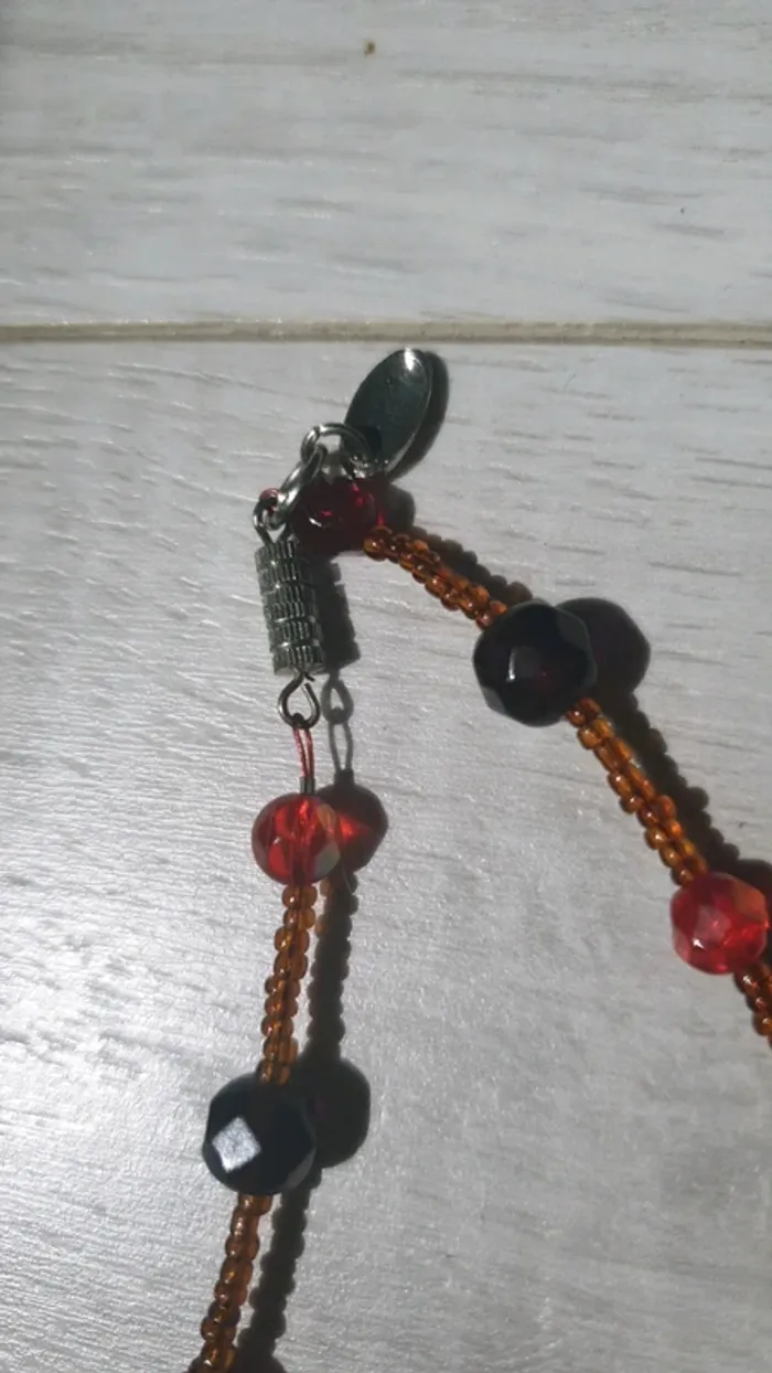 Collier rouge - photo numéro 4