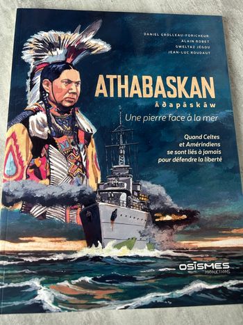 Livre Athanaskan une pierre face a la mer