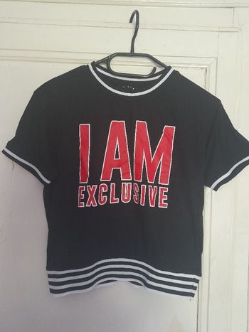 T-shirt noir imprimé rouge, marque Jennyfer, taille S