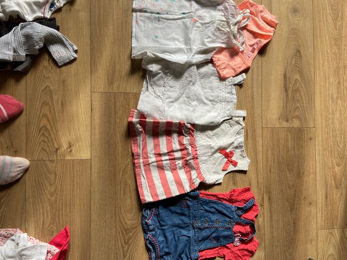 Lot vêtements 6 mois - photo numéro 2