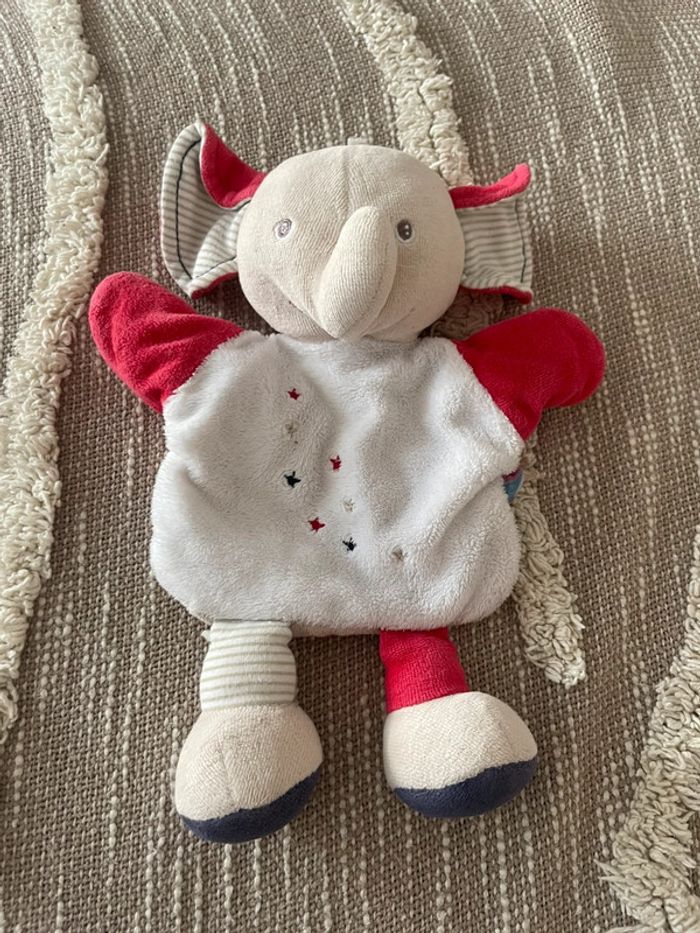Peluche doudou plat 25cm sucre d’orge éléphant beige et rouge très bon état