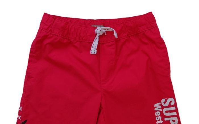 Bermuda rouge. Short long. Surf. Palmier. In Extenso. Taille 8 ans. 125 - 131 cm - photo numéro 2